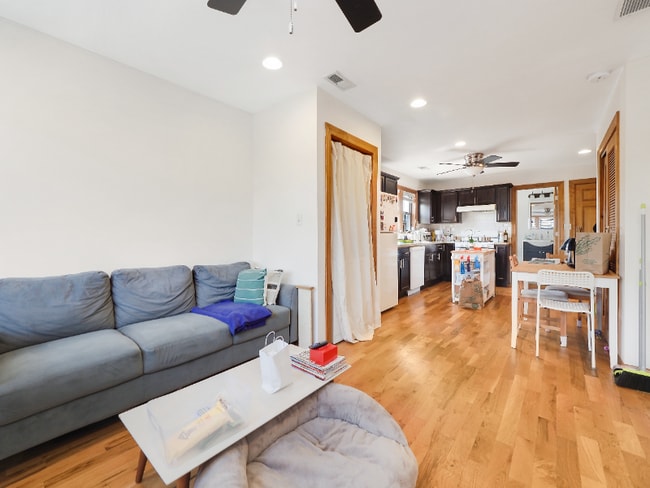 Photo - 1148 W Belmont Ave