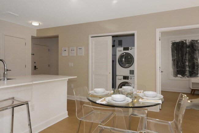 Photo - 123 44th St Unidad 904