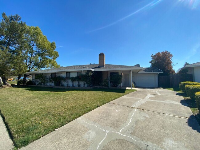 Quiet Duplex Near Z'Berg Park. - Quiet Duplex Near Z'Berg Park. House