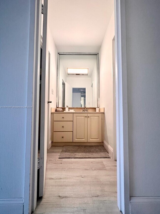 Photo - 100 Lincoln Rd Unit 1032