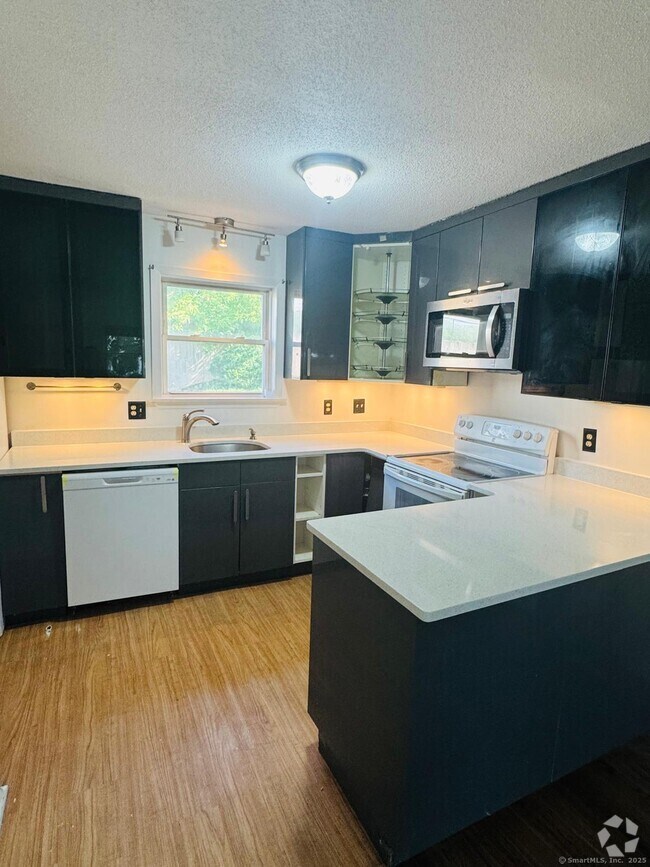Building Photo - 374 Halley Ave Unit 374 Rental