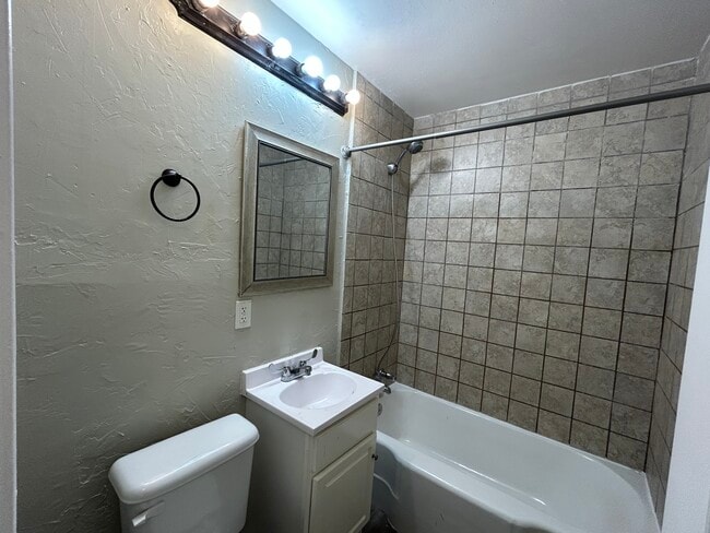 Photo - 508 Lefors St