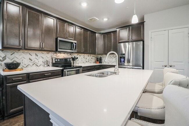 Photo - 1735 Wittington Pl Unit 2402