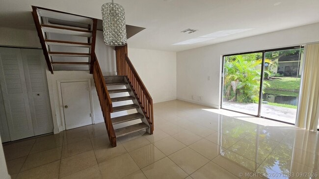 11403 Royal Palm Blvd