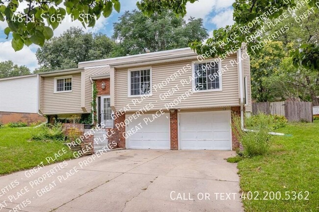 Photo - 4811 S 65th St