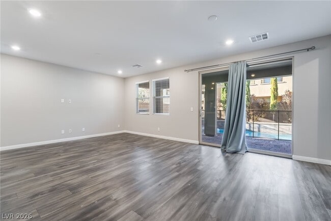 Photo - 909 Riverlawn Pl