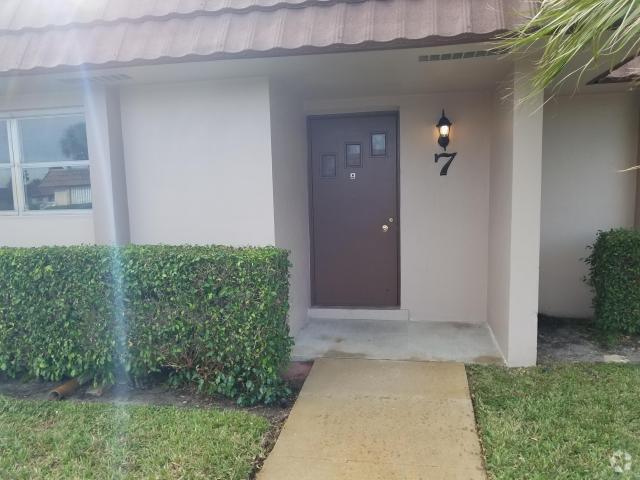 Building Photo - 5725 Fernley Dr E Unit 7 Rental