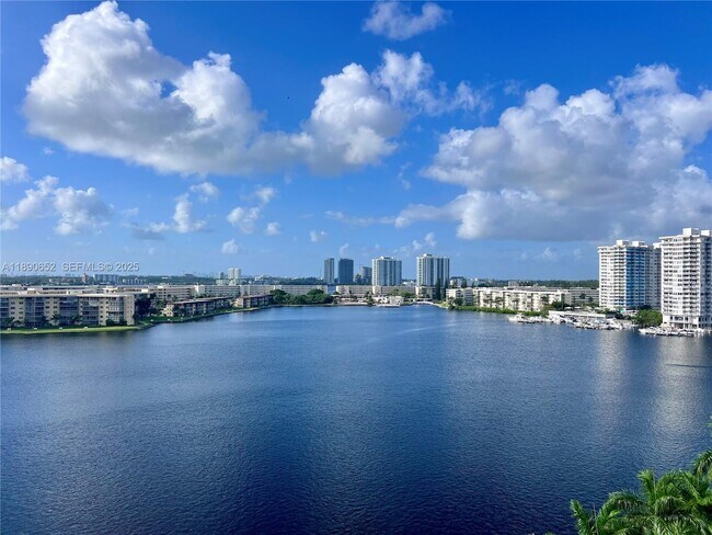 Building Photo - 2851 NE 183rd St Unit 1017E