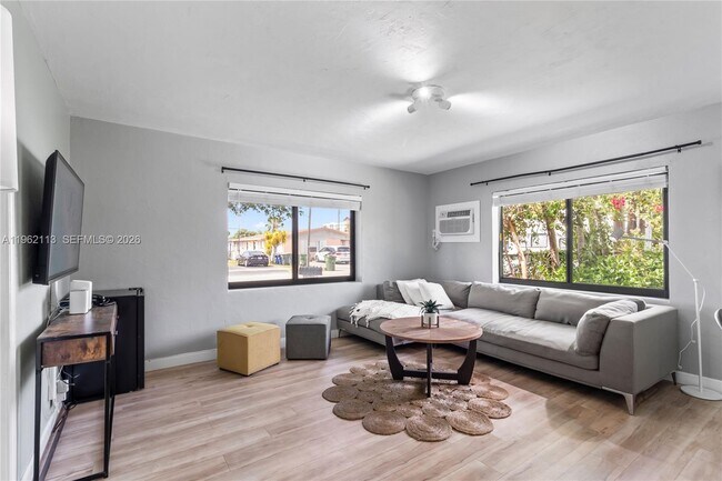 Photo - 715 NE 6th St Unidad 1