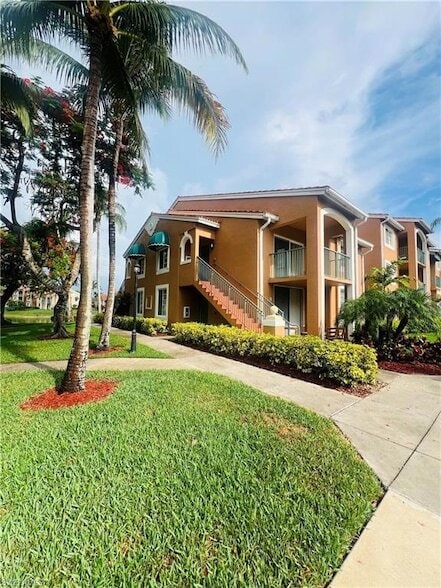 Building Photo - 1275 Wildwood Lakes Blvd Unit 202 Rental
