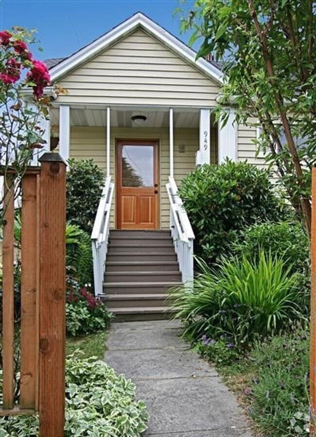 Building Photo - Adorable Green Lake Home for Lease