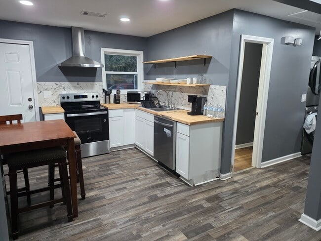 Photo - 108 Iverness Ave Unit Small but New