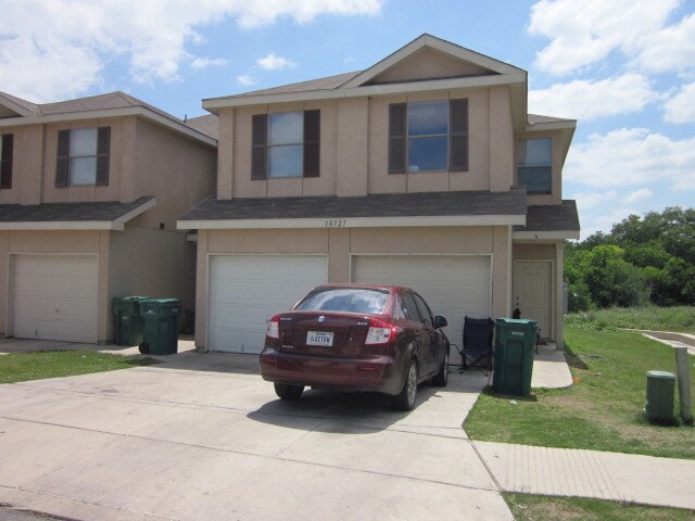 Photo - 10727 Mathom Landing Unit 3