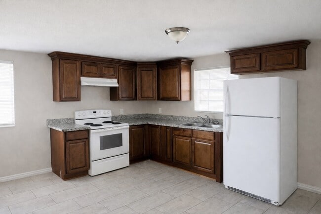 Building Photo - 706 Harris Ave Unit 4