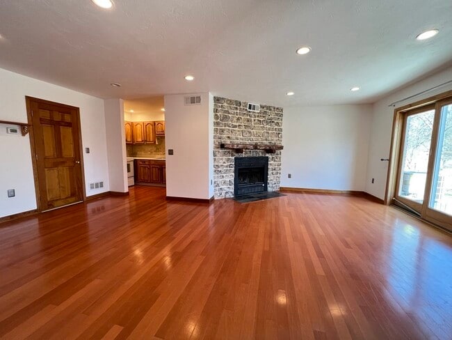 Photo - 162 Quincy Shore Dr