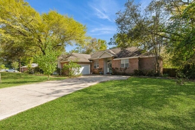 Photo - 1828 Huntington Rd House