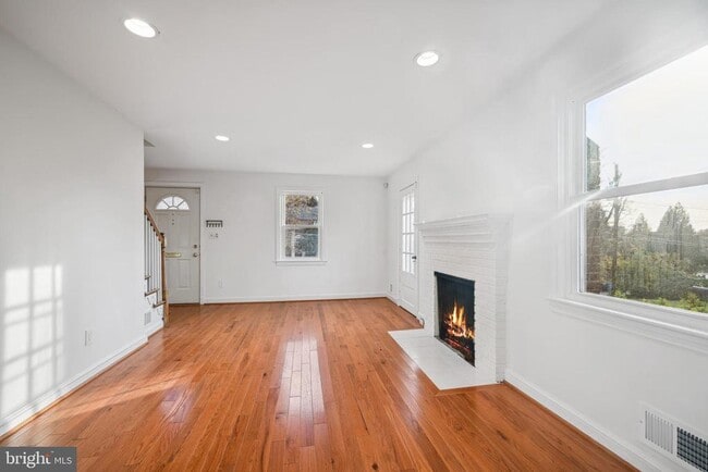 Photo - 2711 Elnora St