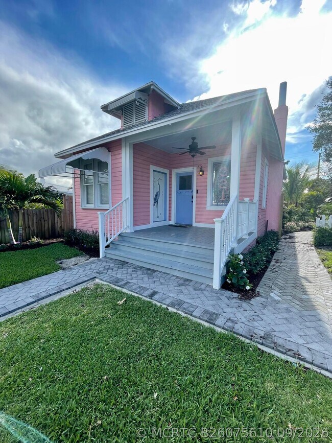 321 N L St