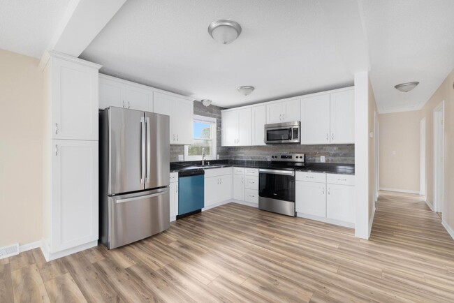 Photo - 130 Greenmeadow Ln