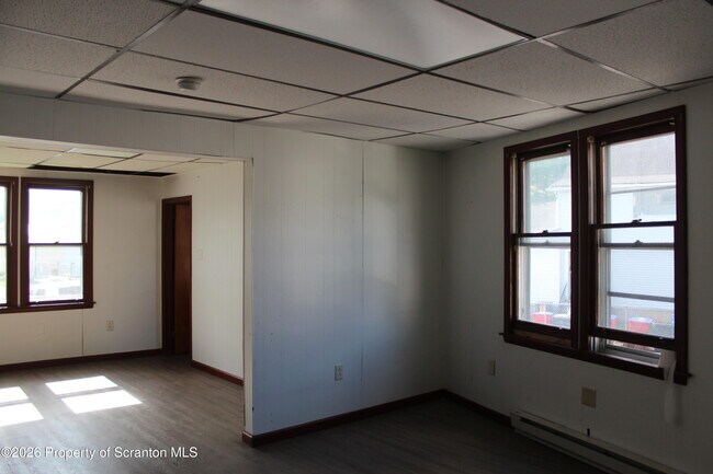Photo - 61 Fallbrook St