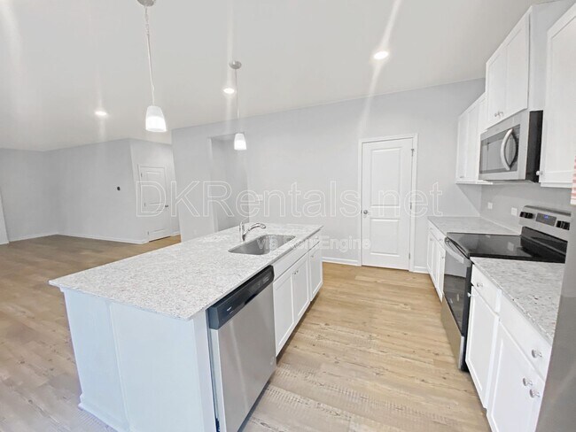 Photo - 273 Summerwood Ln