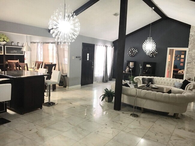 Photo - 5908 Kiam St