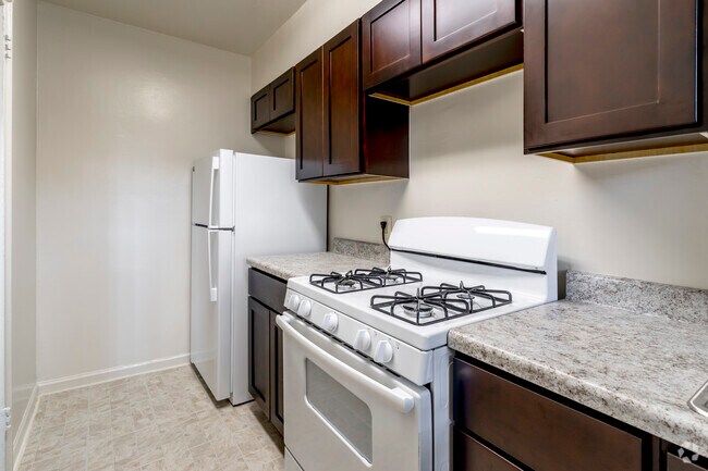 2 BR, 1 BA - 630 SF Renovated