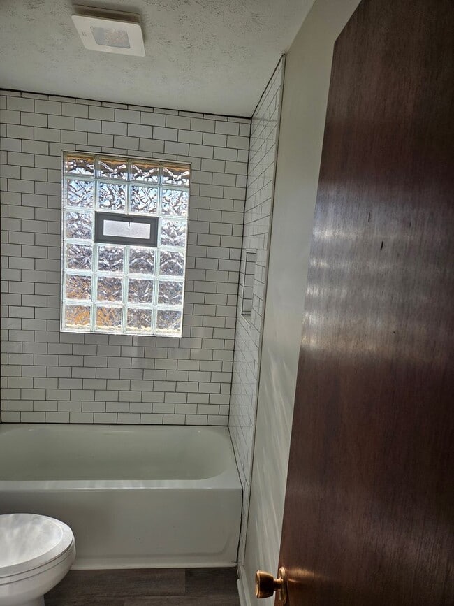 Photo - 4/2/1 Newly remodeled with fenced in backyard!!!