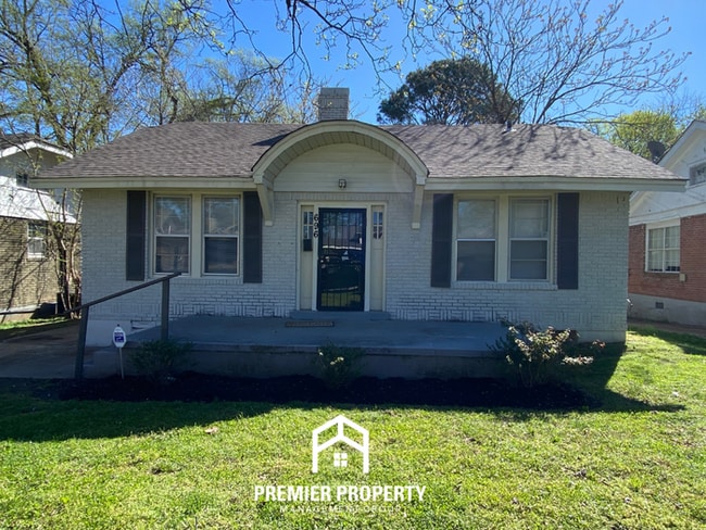 Building Photo - Vibrant 3BR Home near Midtown Memphis | Fireplace, Hardwood Floors & Fenced Yard
