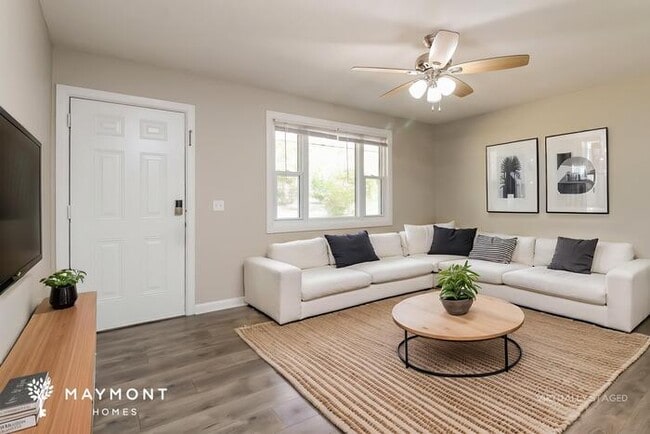 Photo - 1633 Overhill Rd