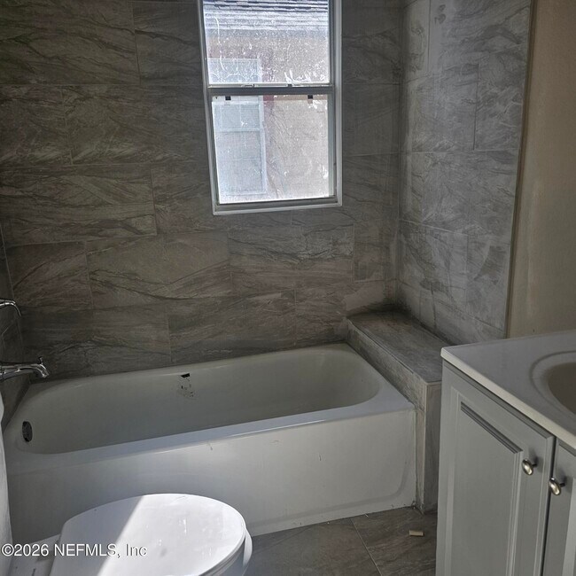 Photo - 7114 Edge St