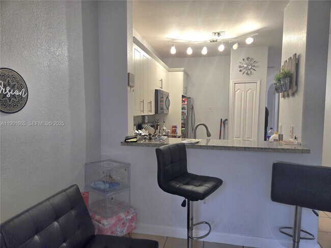 Photo - 2731 SE 17th Ave Unit 100