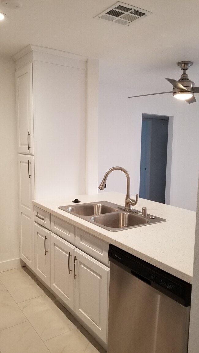 Photo - 6525 Woodley Ave Unit 104
