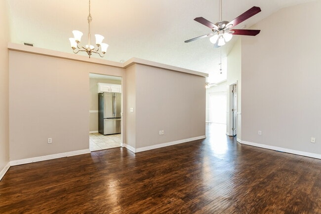 Photo - 1129 Pinedale Dr