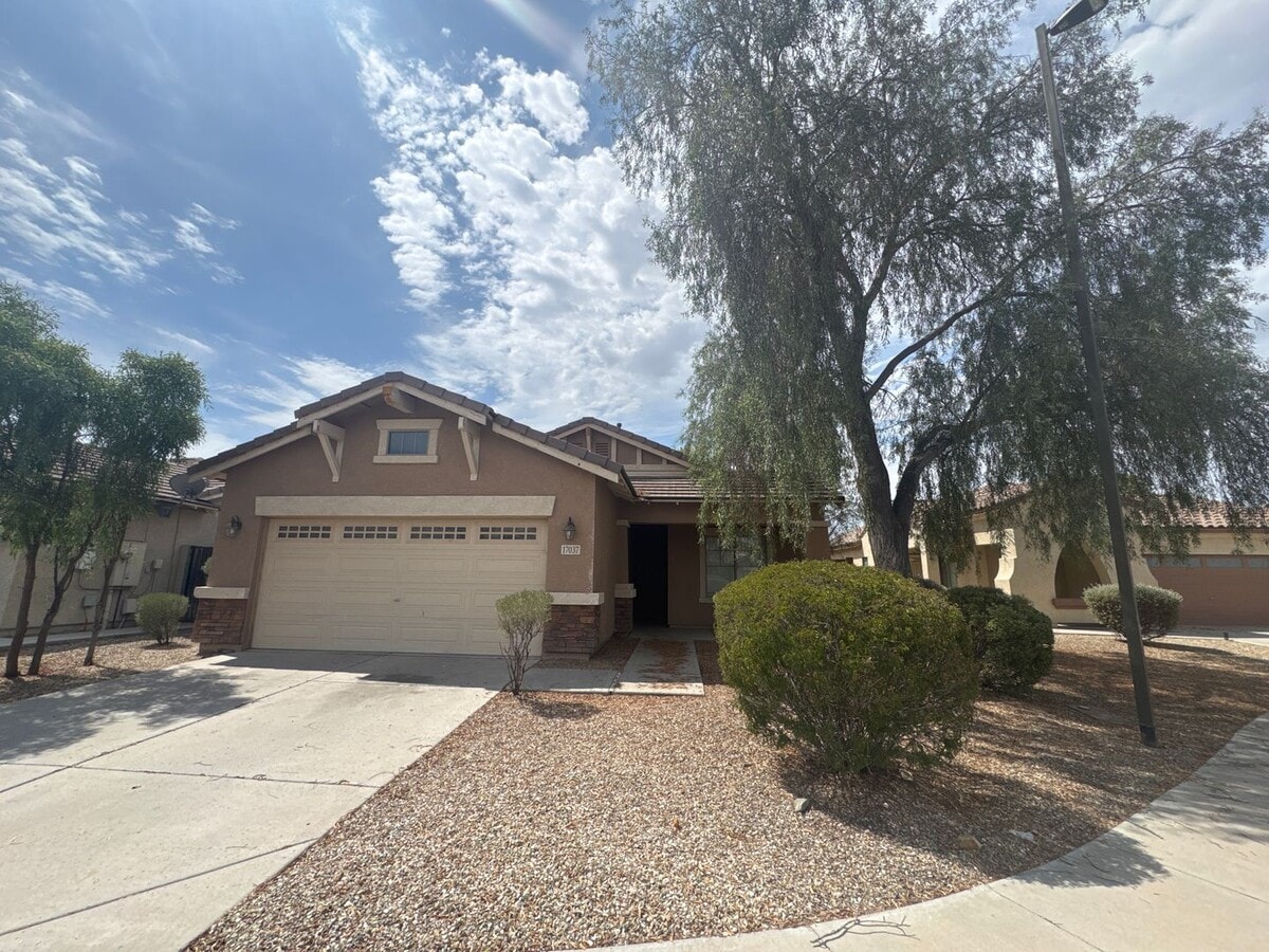 Photo - 17037 W Zuni St