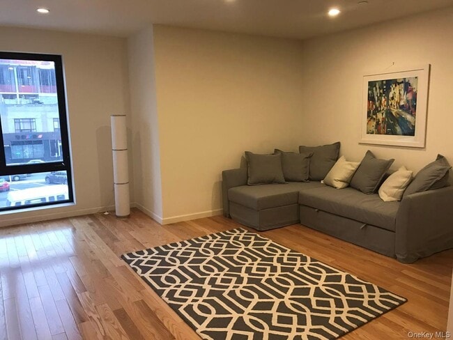 Building Photo - 135-17 Northern Blvd Unit 4G