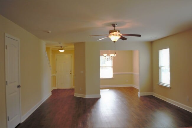 Photo - 44 Hartland Ct