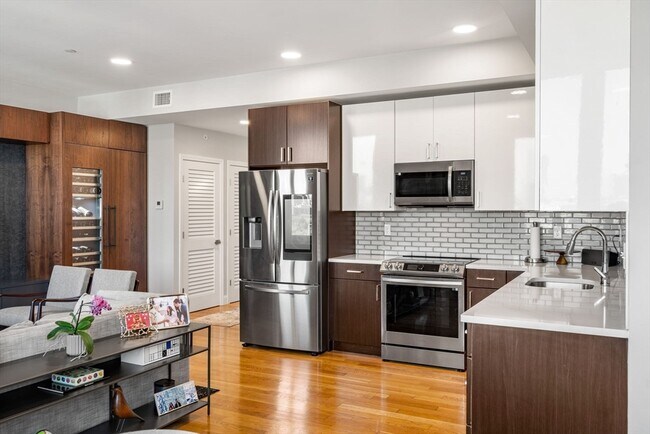 Photo - 10 Taber St Unit 609