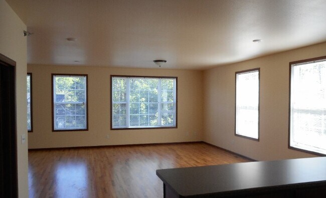 Photo - 322 Chippewa St Unit 322 Chippewa St #3