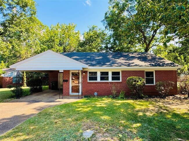 Photo - 929 Parkwood Dr