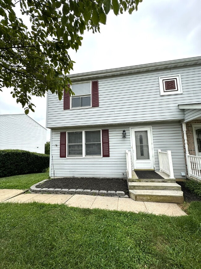 Building Photo - 3 Bedroom Duplex in Westminster Rental