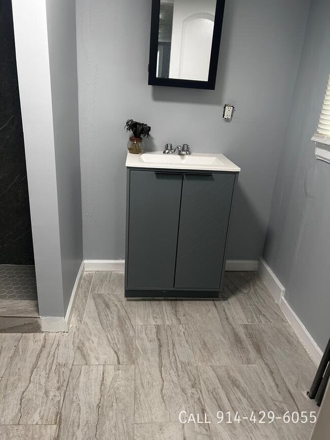 Photo - 51 S High St Unit B Duplex