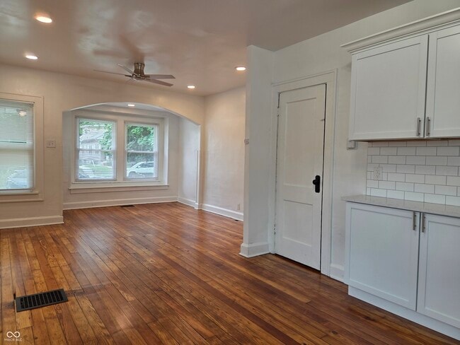 Photo - 774 Dequincy St