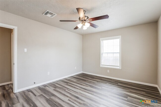 Photo - 607 Lovera Blvd