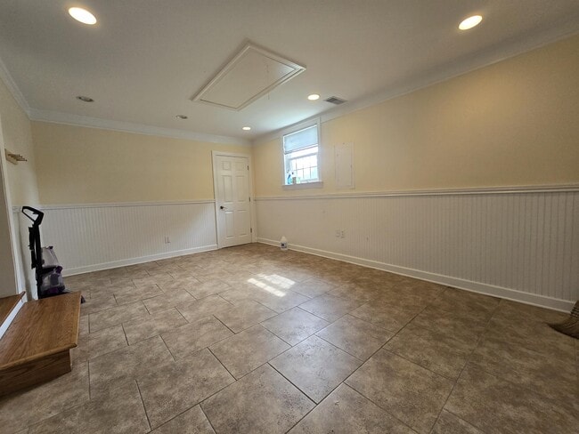 Photo - 208 Caldwell Dr