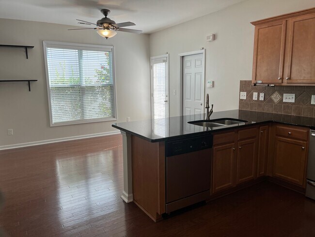 Photo - 1109 Somers Dr