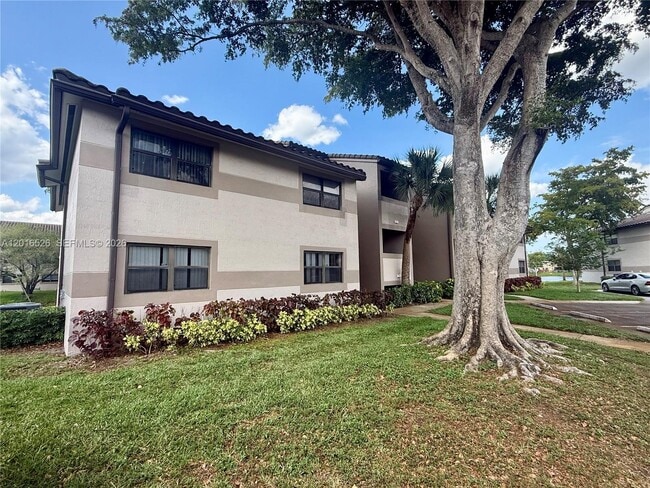 Building Photo - 9827 Nob Hill Ct Unit 0