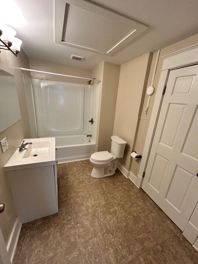 Photo - 1041 Davis Ave NW Unit 1