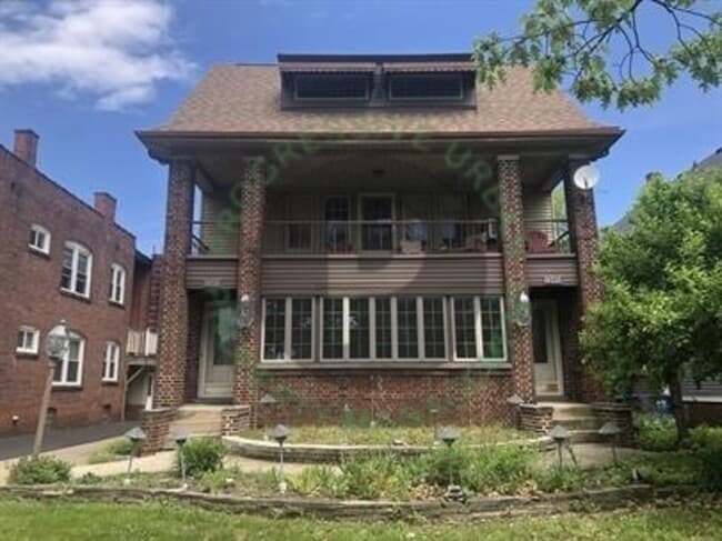 Building Photo - 14724 Clifton Blvd