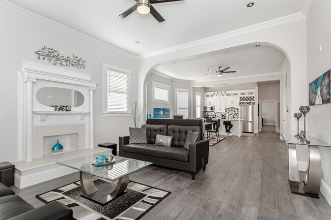 Photo - 4719 Junius St Unit 1